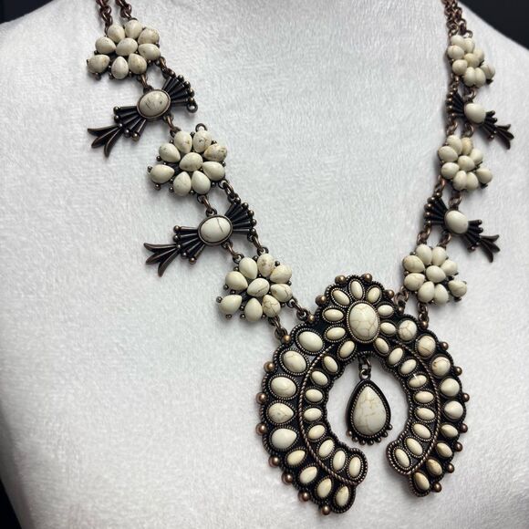 Necklace - Picture 2 of 3